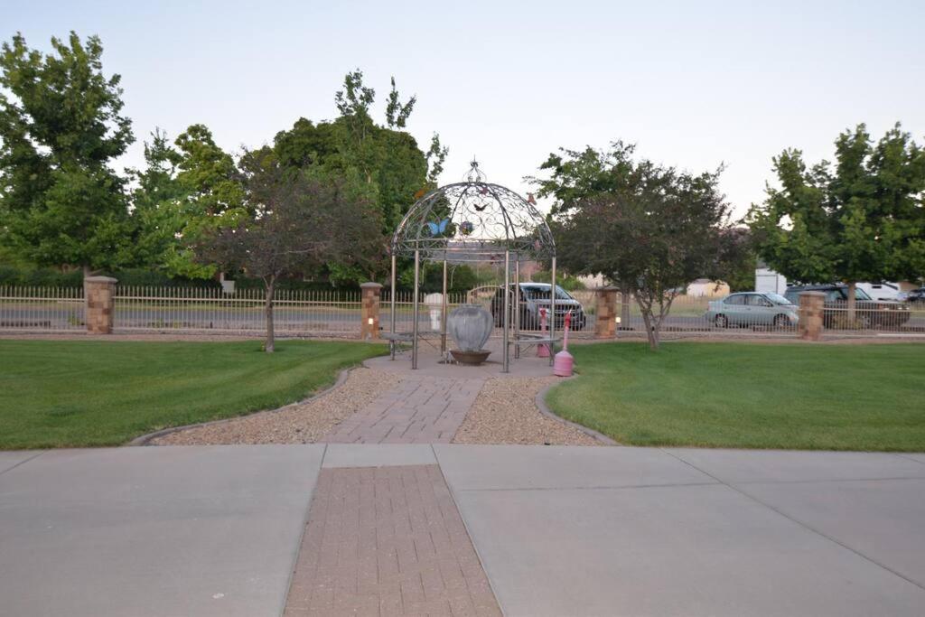 Tacit Shadow Resort Shangri-La King Suite, Gym, Coffee Bar, Hot-Tub, Free Laundry, Food Available Parowan Exterior foto