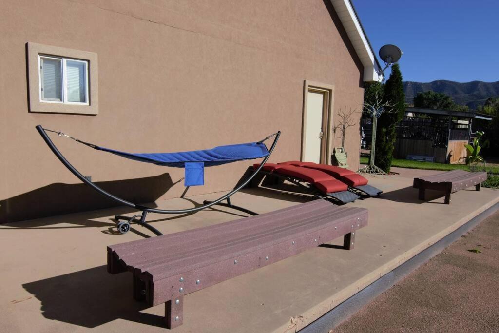 Tacit Shadow Resort Shangri-La King Suite, Gym, Coffee Bar, Hot-Tub, Free Laundry, Food Available Parowan Exterior foto